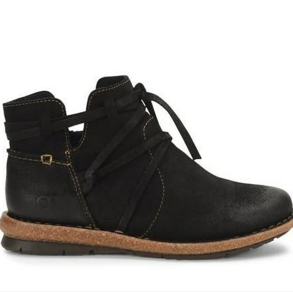 Born Women Tarklim Black Distressed Suede Ankle Boots Shoes Sz 7 - Picture 1 of 13